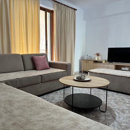 Alex Apartments Sarandë Exteriör bild