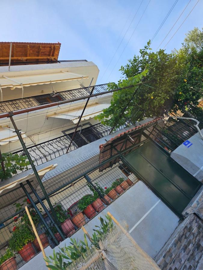 Alex Apartments Sarandë Exteriör bild