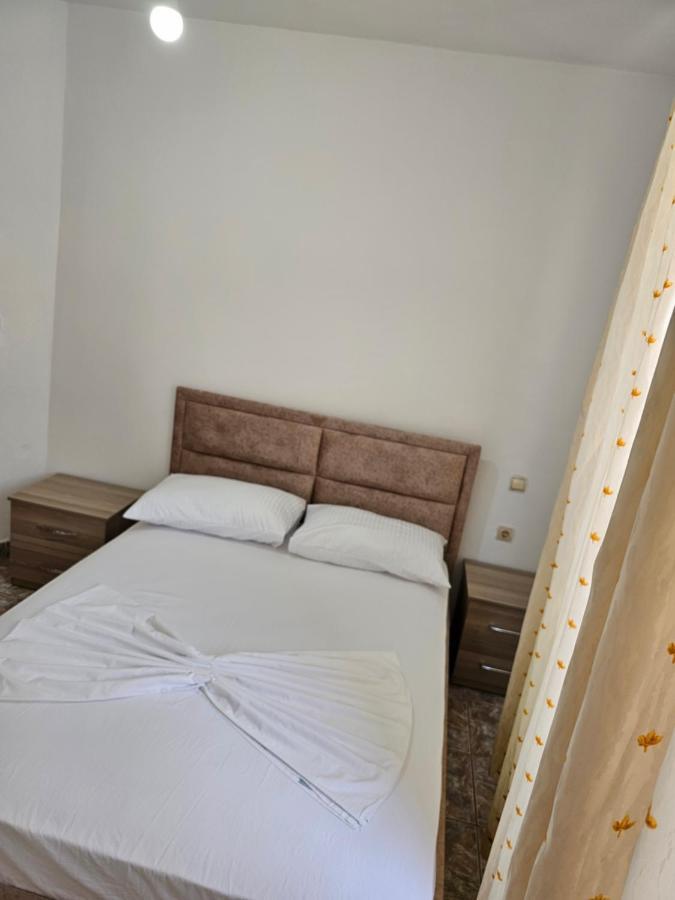 Alex Apartments Sarandë Exteriör bild