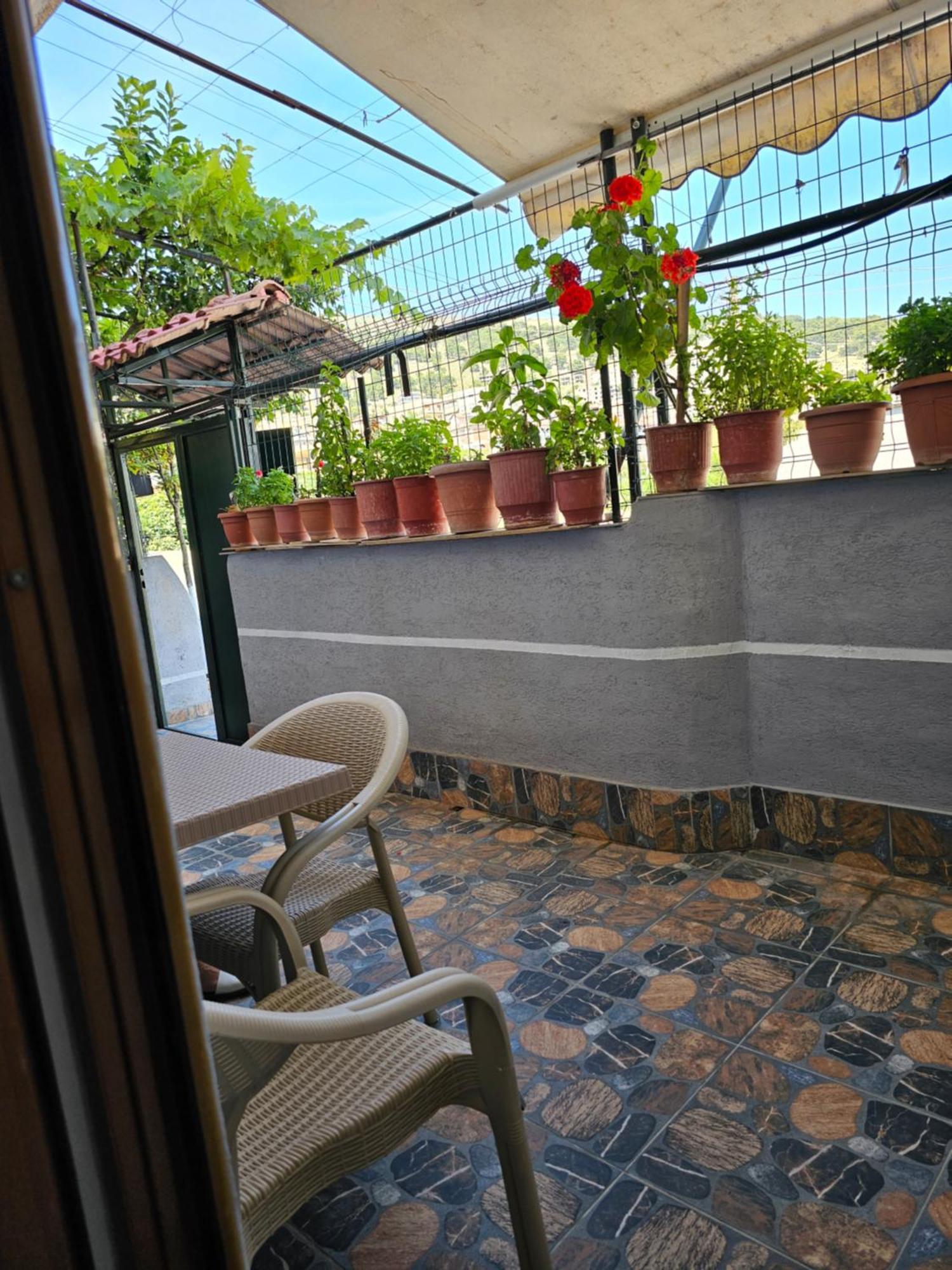 Alex Apartments Sarandë Exteriör bild