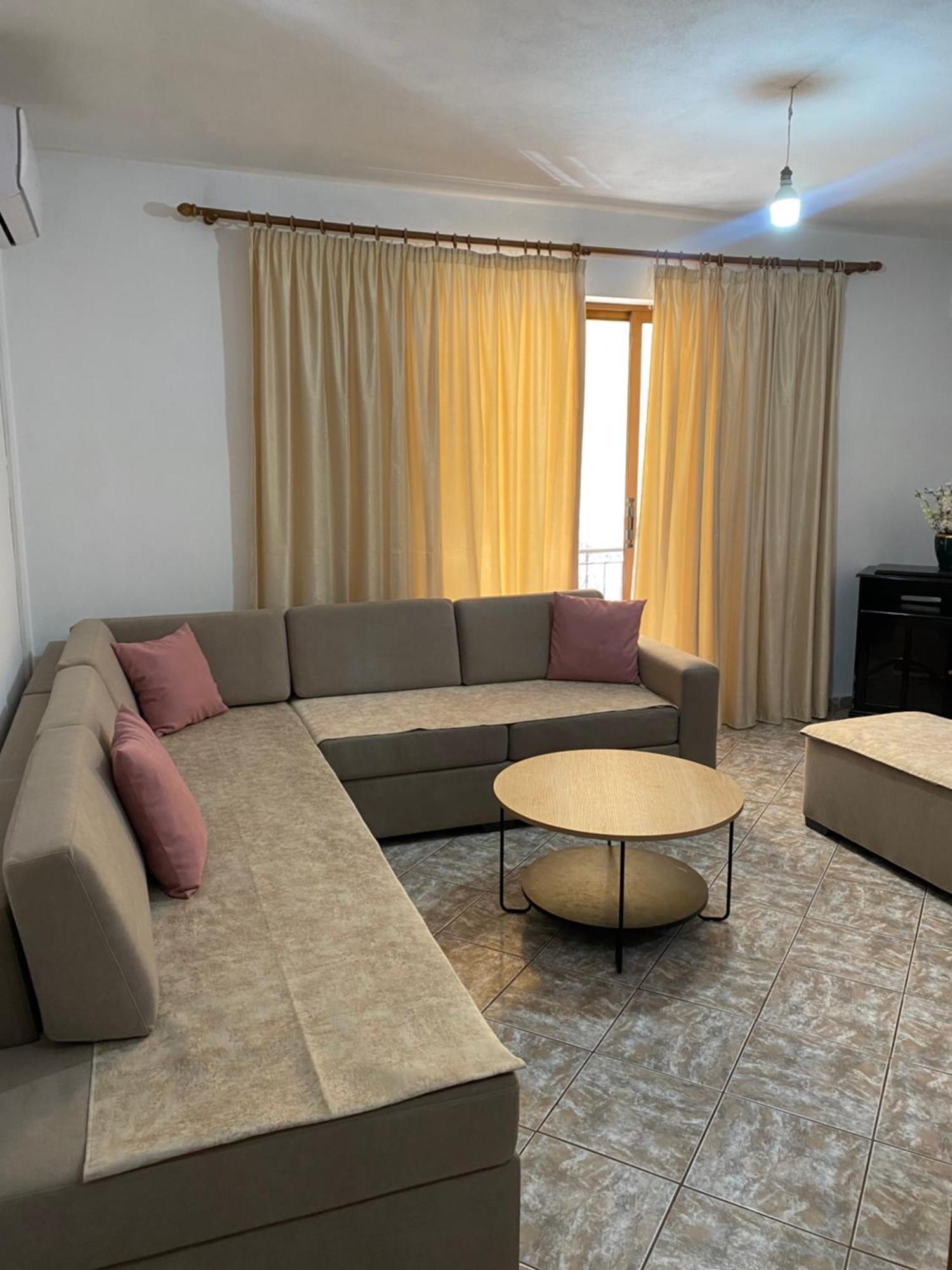 Alex Apartments Sarandë Exteriör bild