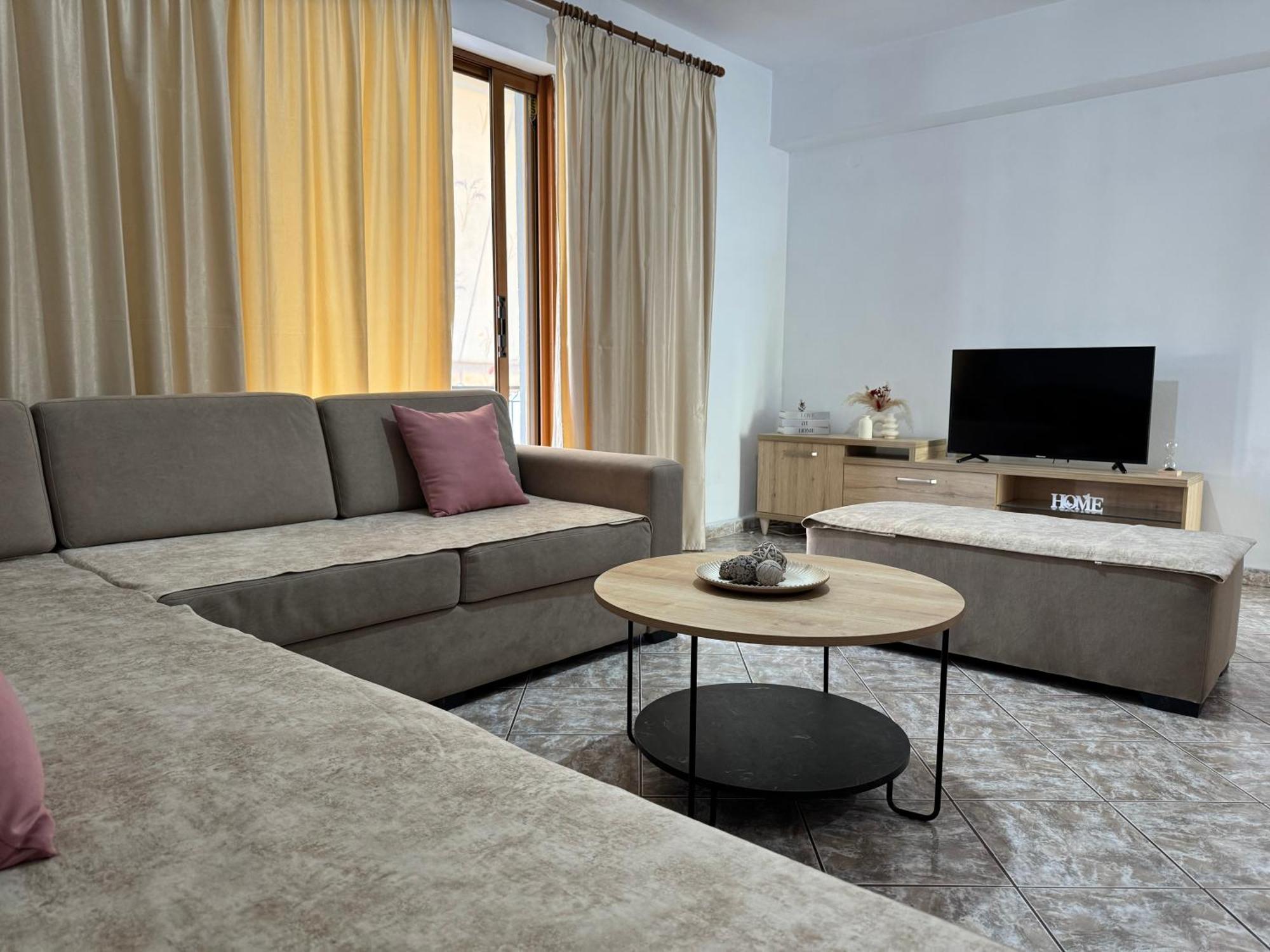 Alex Apartments Sarandë Exteriör bild